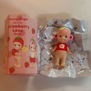 Authentic Sonny Angel Strawberry Love Mini figure